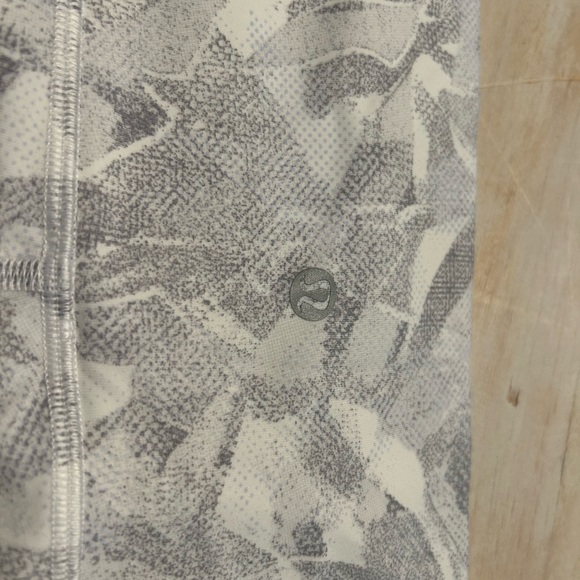 Lululemon yoga pant - Picture 6 of 7